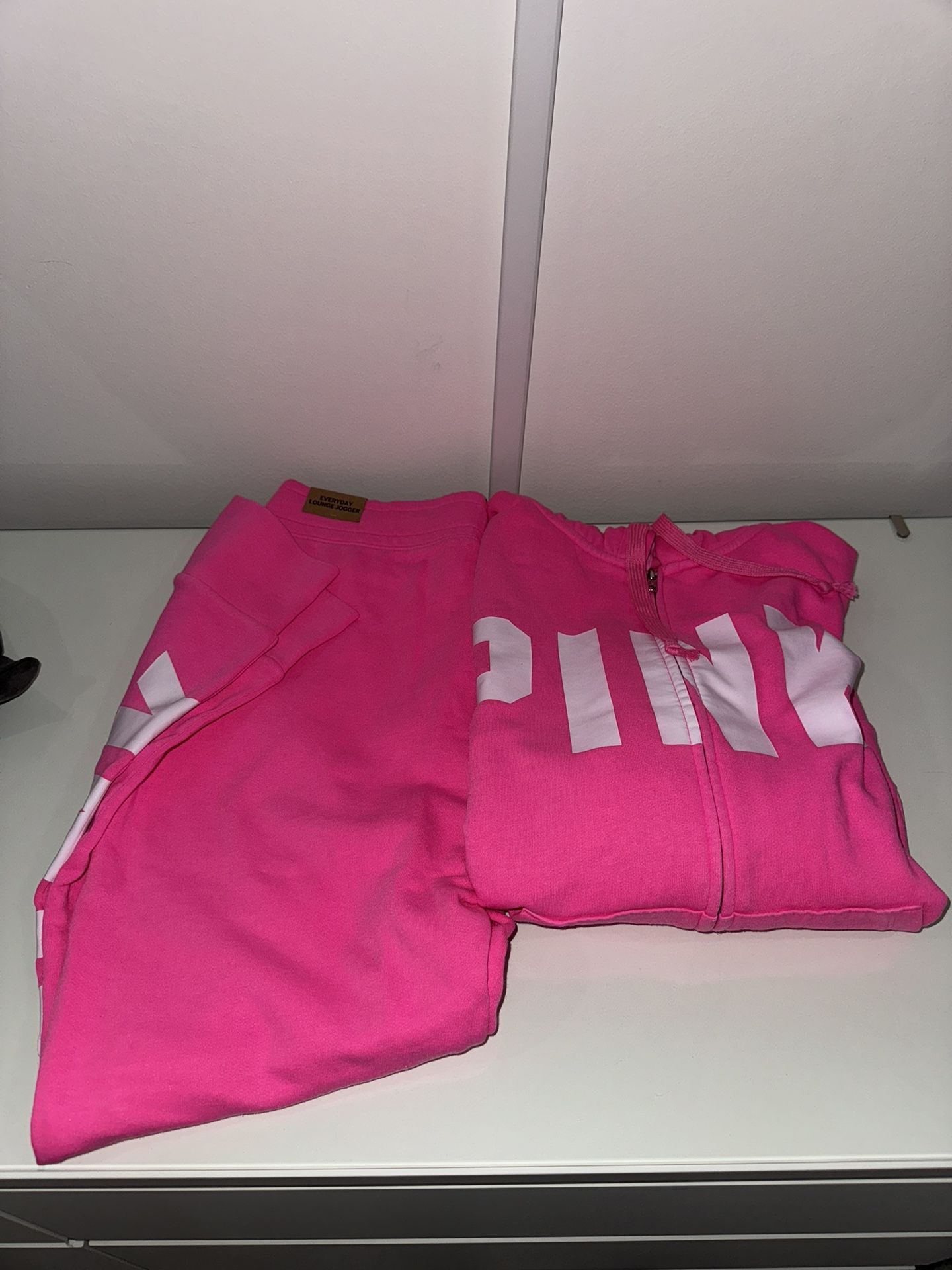 PINK 2 Piece Sweatsuit With Hoodie And Sweatpants Size Medium Brand New