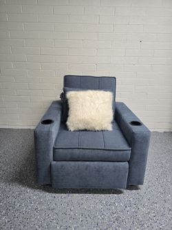 Sofa couch Bed New In Perfect condition PICK UP ONLY