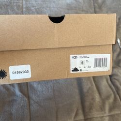 Fluff Yea Ugg Slides