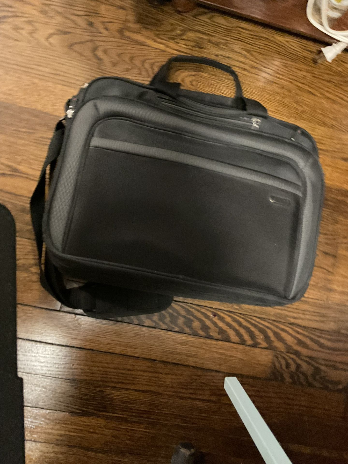 A Good Laptop, Comes In A Case (no Charger) Worked Before, In Good Condition (NO SHIPPING)