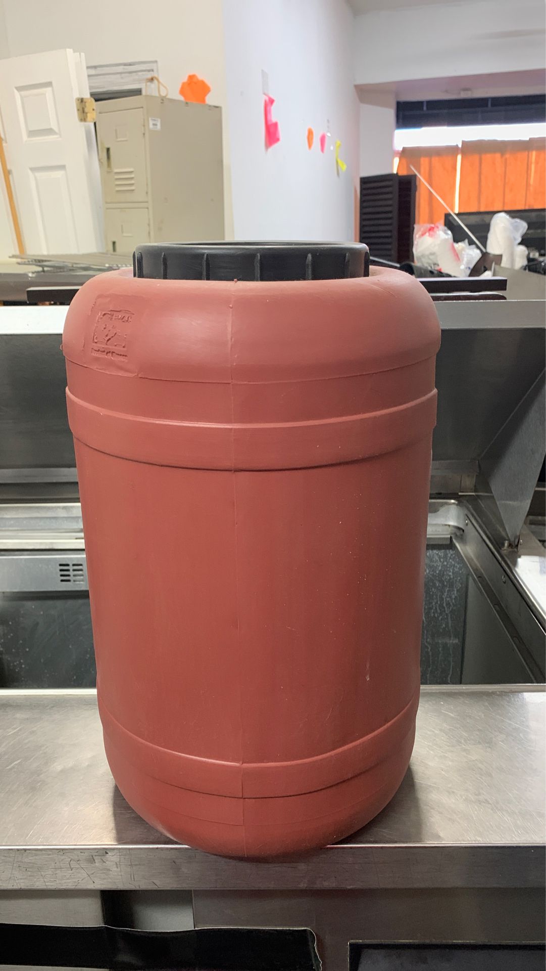 container for marinating meat