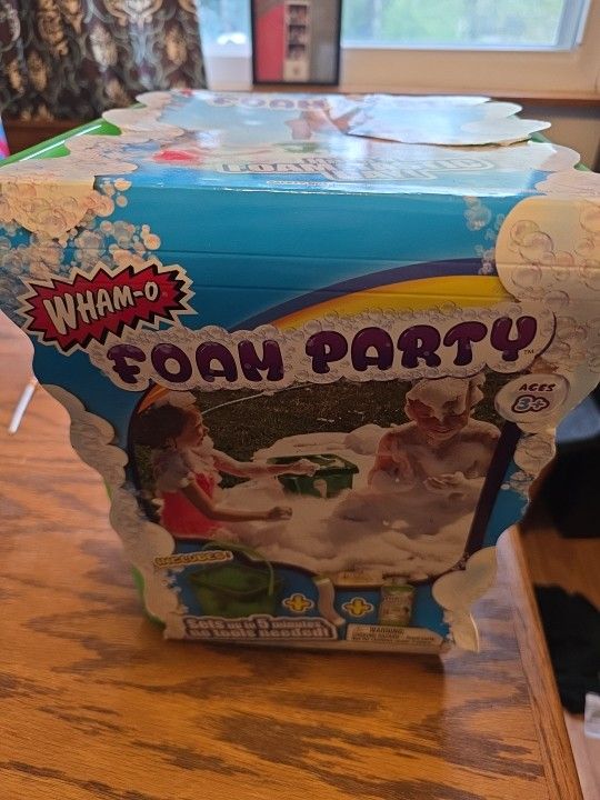 Wham-O Foam Party Bucket Foam Maker for Kids Foam Parties