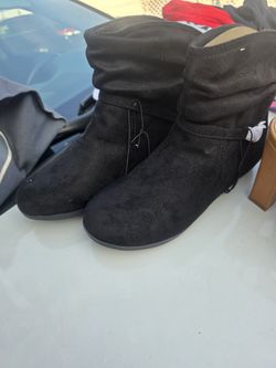 Short Booties St Jonsons Bay Size 7 1/2