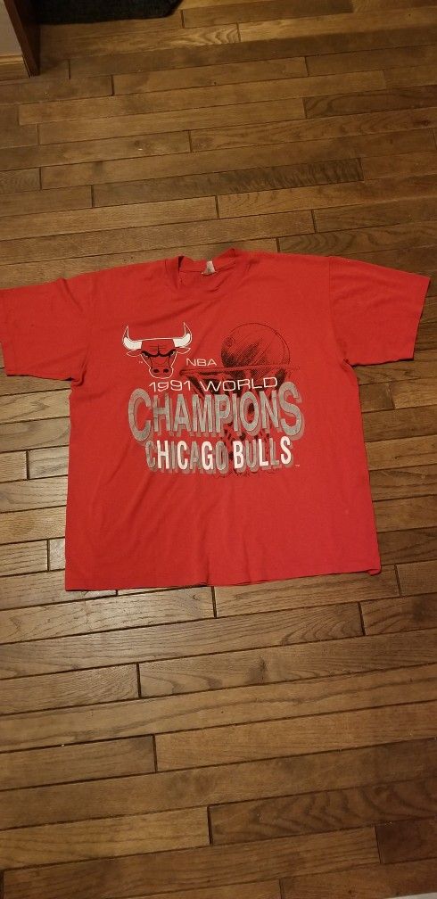 Chicago Bulls First Championship T-shirt.