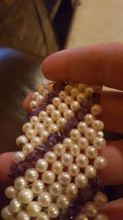 Natural pearls and amethyst bracelet