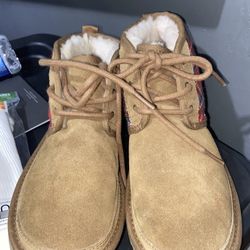 Ugg Neumel tartan chestnut boot size 3