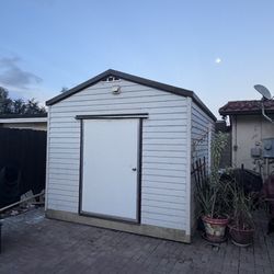 Selling Shed ready to live