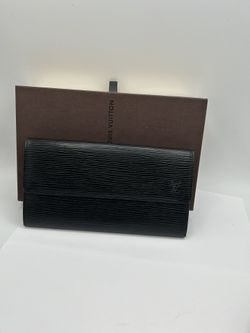 Authentic Louis Vuitton Sarah Wallet