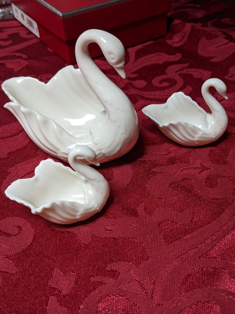 Lenox vintage porcelain swans