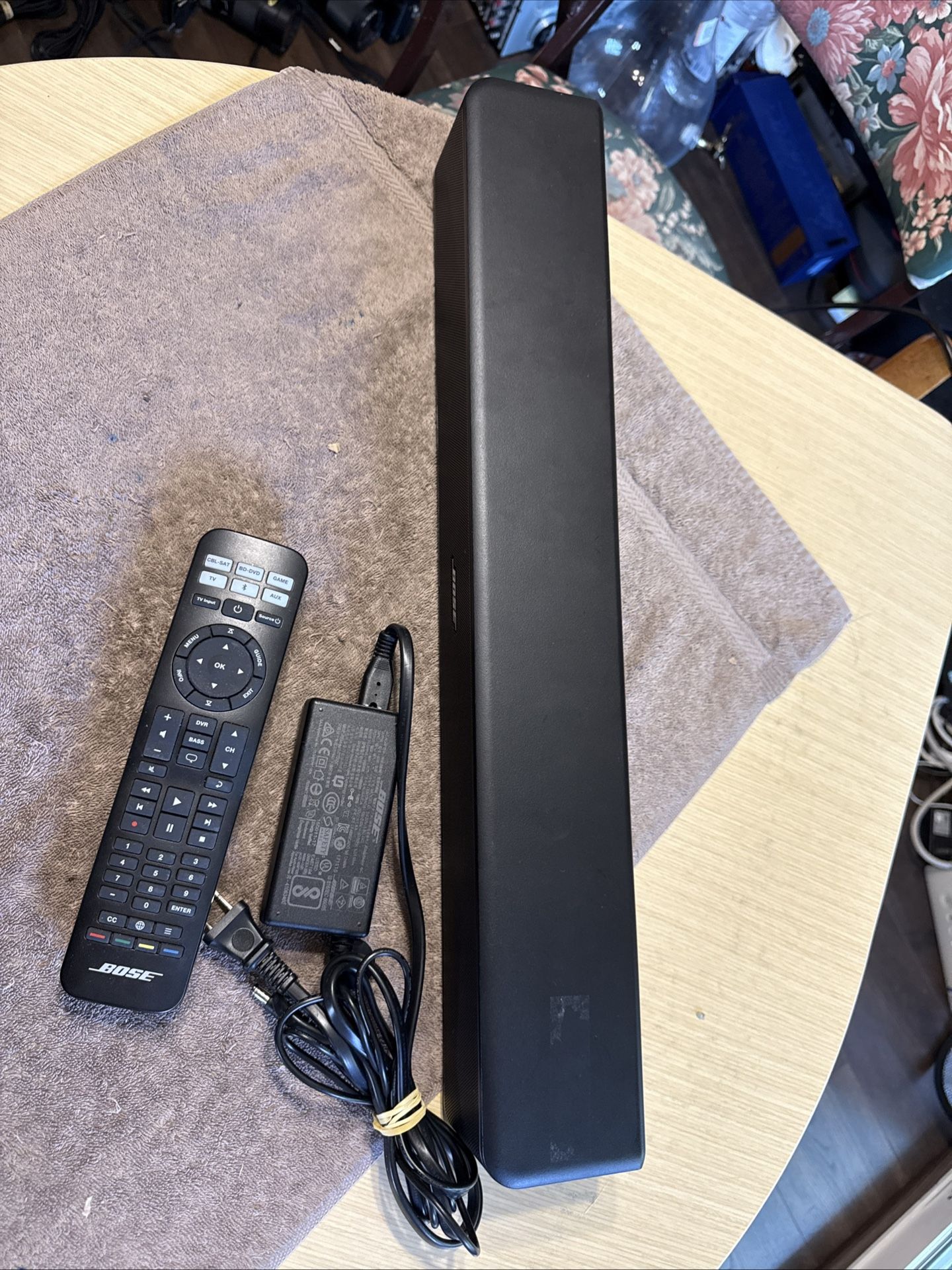 Bose Solo 5 TV wireless Speaker Soundbar w/ Remote and Power Adapter - Model 418775