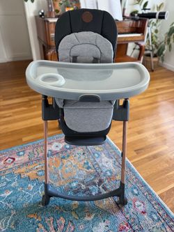 Maxi-Cosi High Chair – Wood Look Legs – Excellent Condition