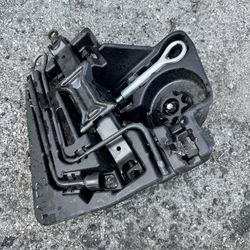Toyota Prius 2010-2015 spare tire tool parts.