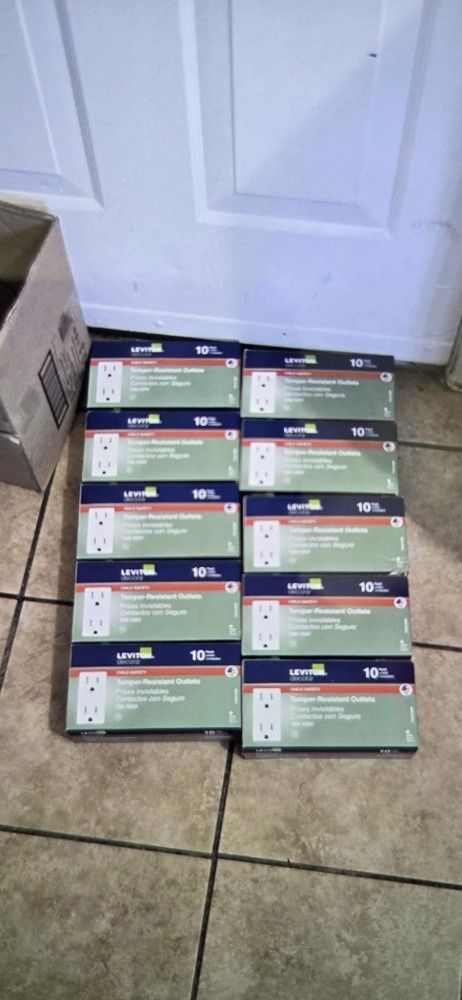 Leviton 100 Outlets For 150 Dlls Temper Resistant