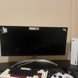 ALMOST NEW 2025 Lg Monitor Long Screen 