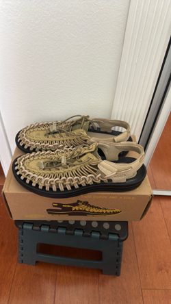 Keen uneek sandals