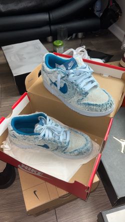Abdominal Snowman Nike dunks 6.5y