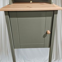 VERY NICE PEICE OF FURNITURE FOR ANYWHERE (NEW)