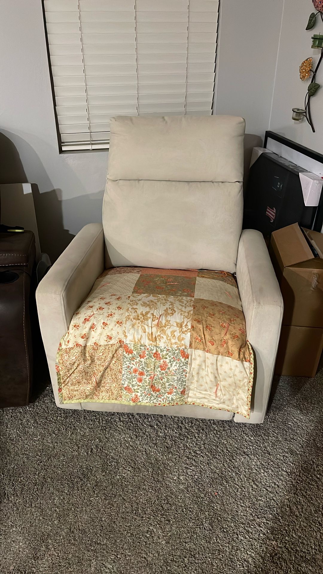 Electric Recliner/ Rocking Chair