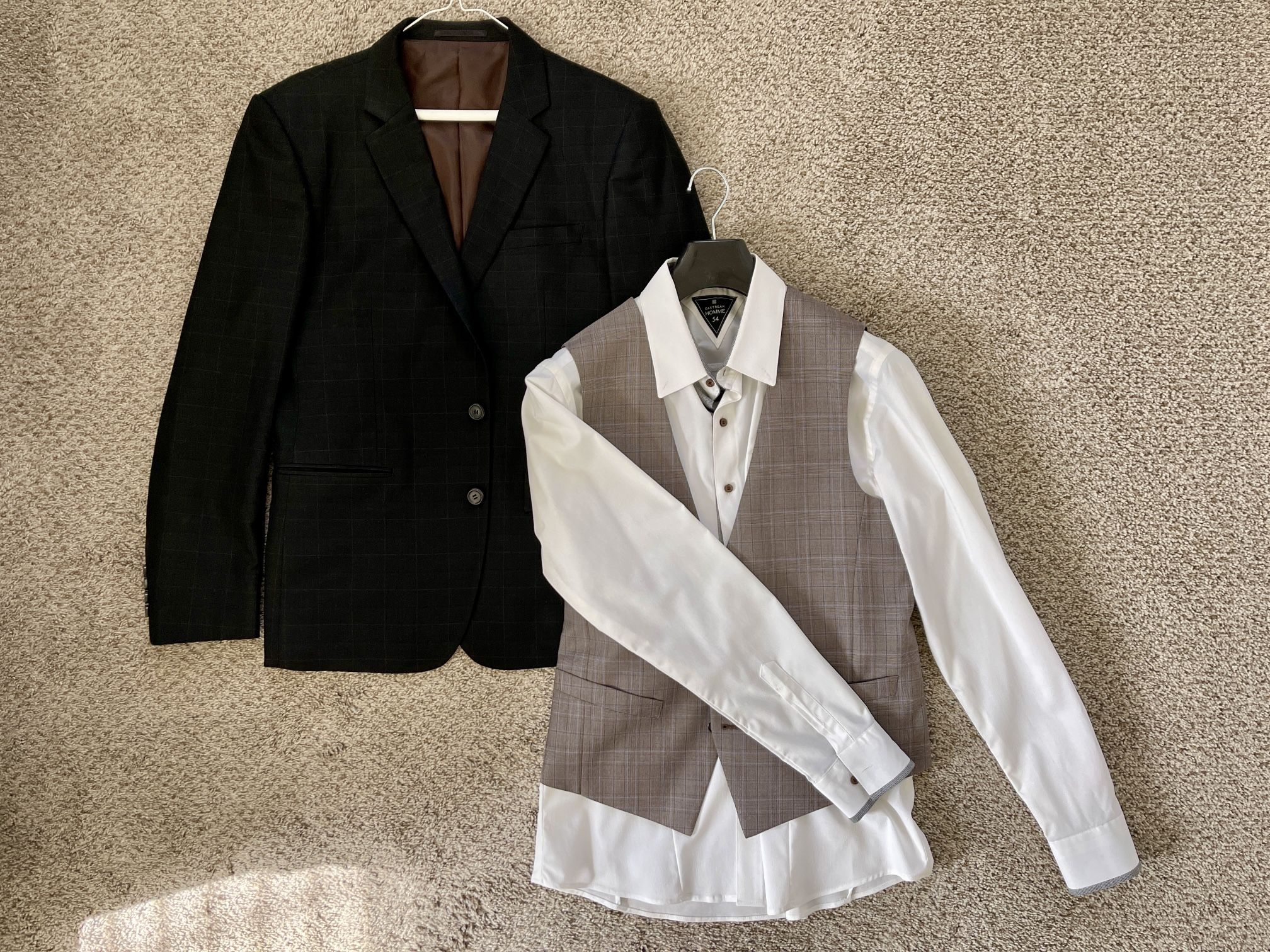 Eastream Men’s Suit Set (40–42R Fit) – Blazer + 2 Pants + Vest + Shirt + Accessories – Excellent