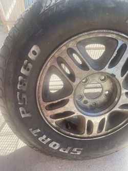 215 70R15 TIRE w/ Rim