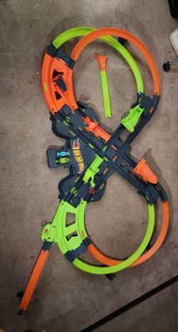 Hot wheels figure 8 track