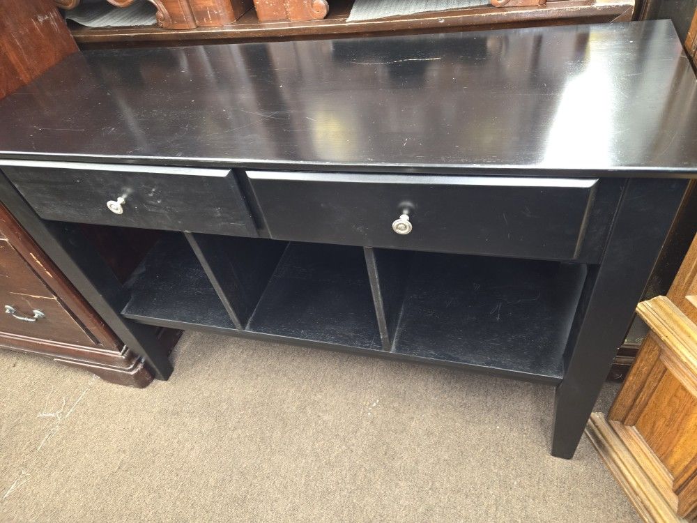 Desk (Not responding to Is this available) Read