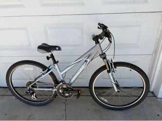 Bicicleta GIANT. Aluminio