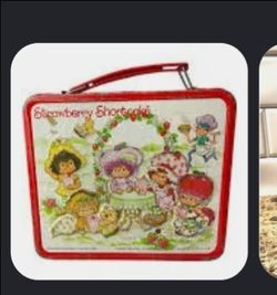Vintage 1981 Strawberry Shortcake metal lunch box with thermos included