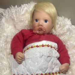 Lee Middleton First Born (Awake) Christmas Surprise Doll 1996 White Stocking 