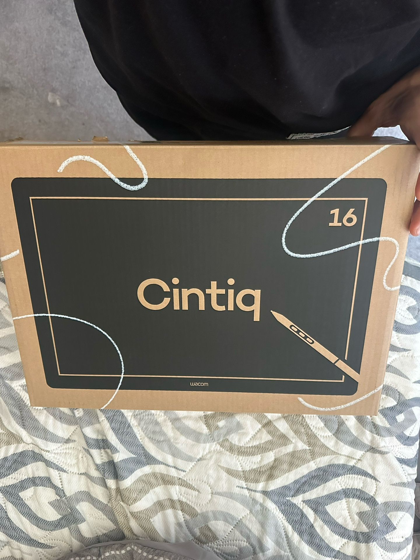 Wacom Cintiq 16 Drawing Tablet with Screen, 15.4" Full HD Display Graphic Arts Tablet Includes Pro Pen 2 w/ Tilt Response, Graphic Design Animation Di