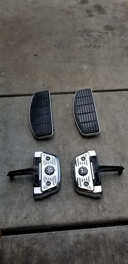 Harley front and rear floor board pegs