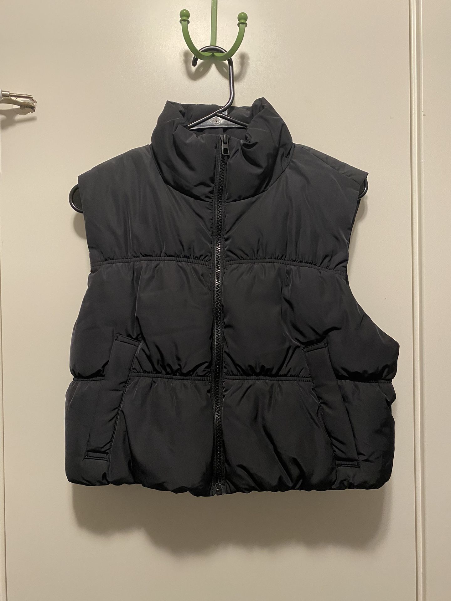 Black Sleeveless Puffer Vest