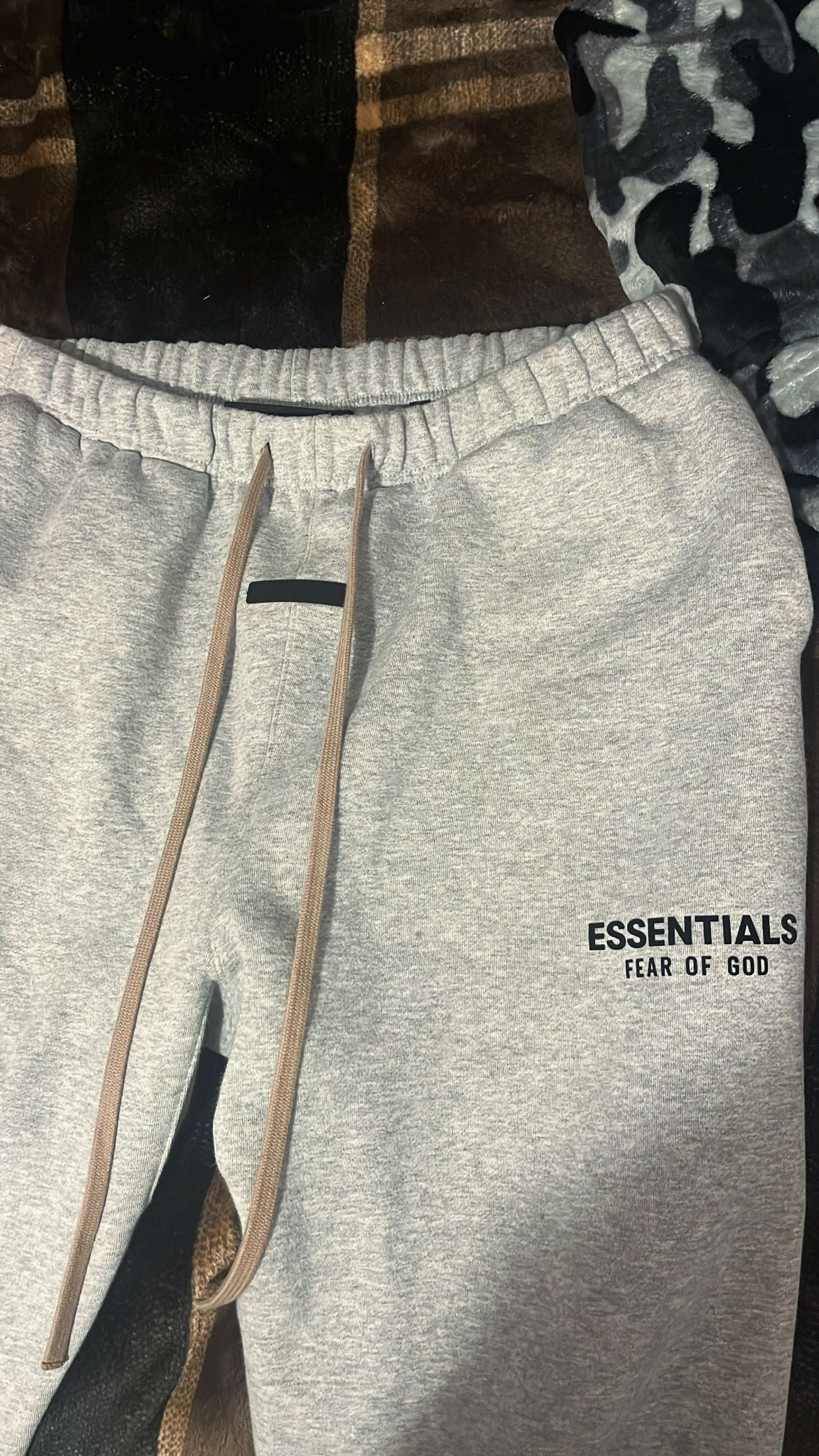 Essintals Sweats