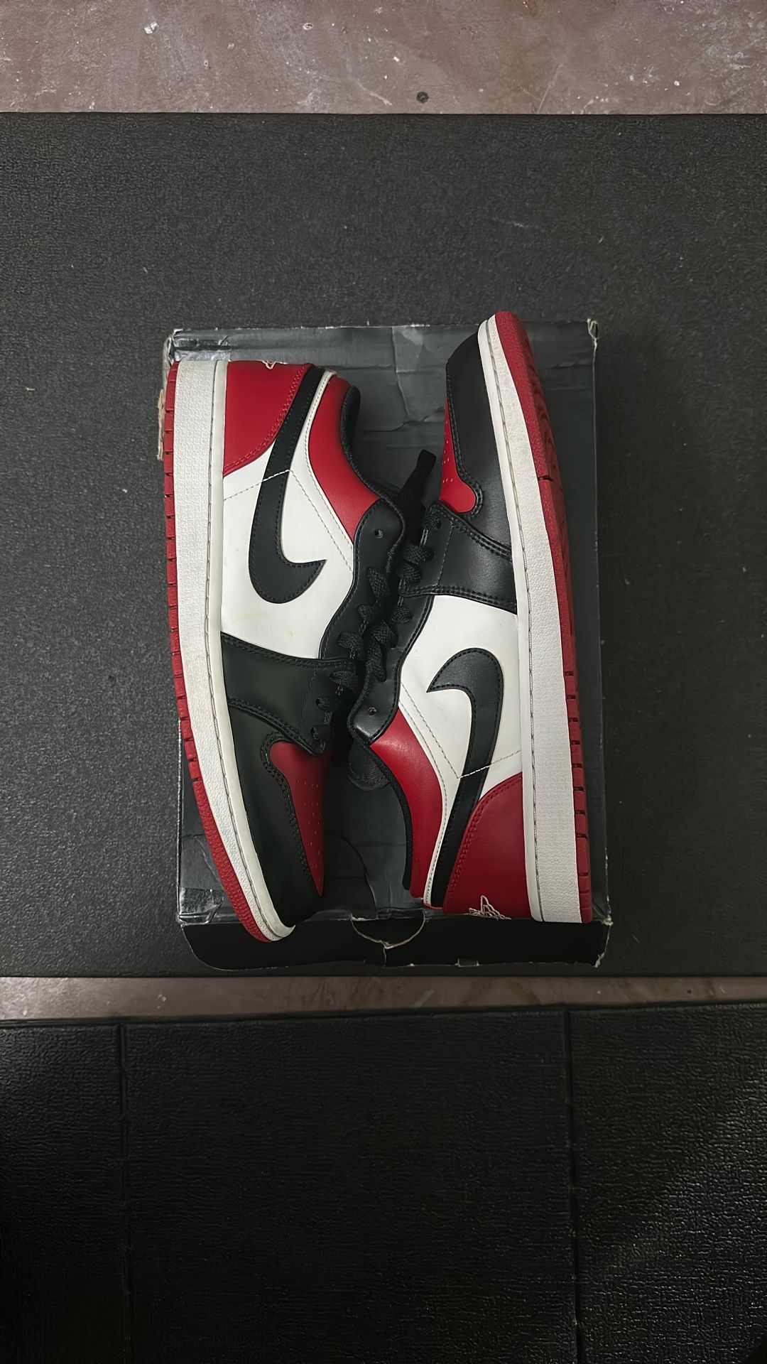 Air Jordan 1 Low - Bred Toe Size 11 M