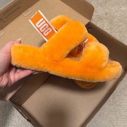 UGGS orange 