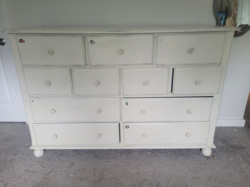 Free Dresser - DIY Project