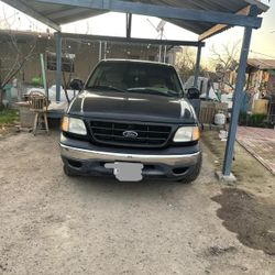 2003 Ford F-150 XLT v8