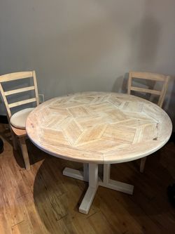 Free wooden Table