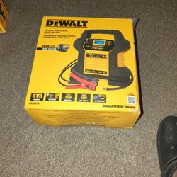 DeWalt Portable Jump Starter Digital Inflator 