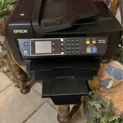Epson 2660 Needs printer heads cleaning. Comes with cleaning kit & some ink.