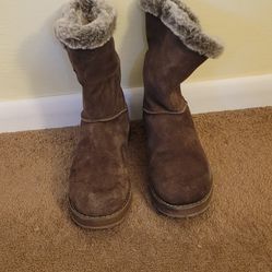 Women's Size 7 Brown Winter Boots