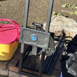 Tv Mount Up To 85in No Bolts