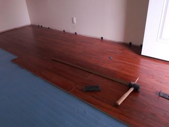 Laminate floor and tile