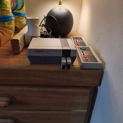 Nintendo NES Mini Console W/ 2 Wireless Remotes