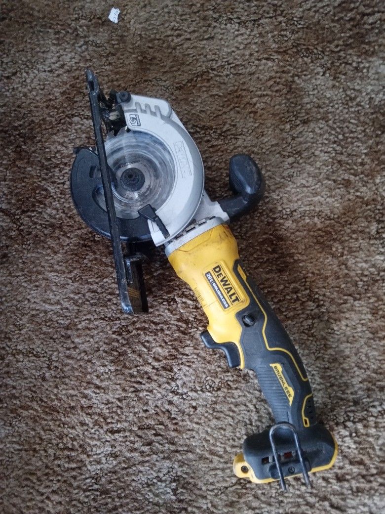 Dcs571 DeWalt Saw