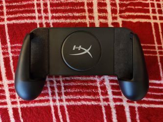 HyperX ChargePlay Clutch – Qi Certified Wireless Charging Controller Grips for Mobile Phones