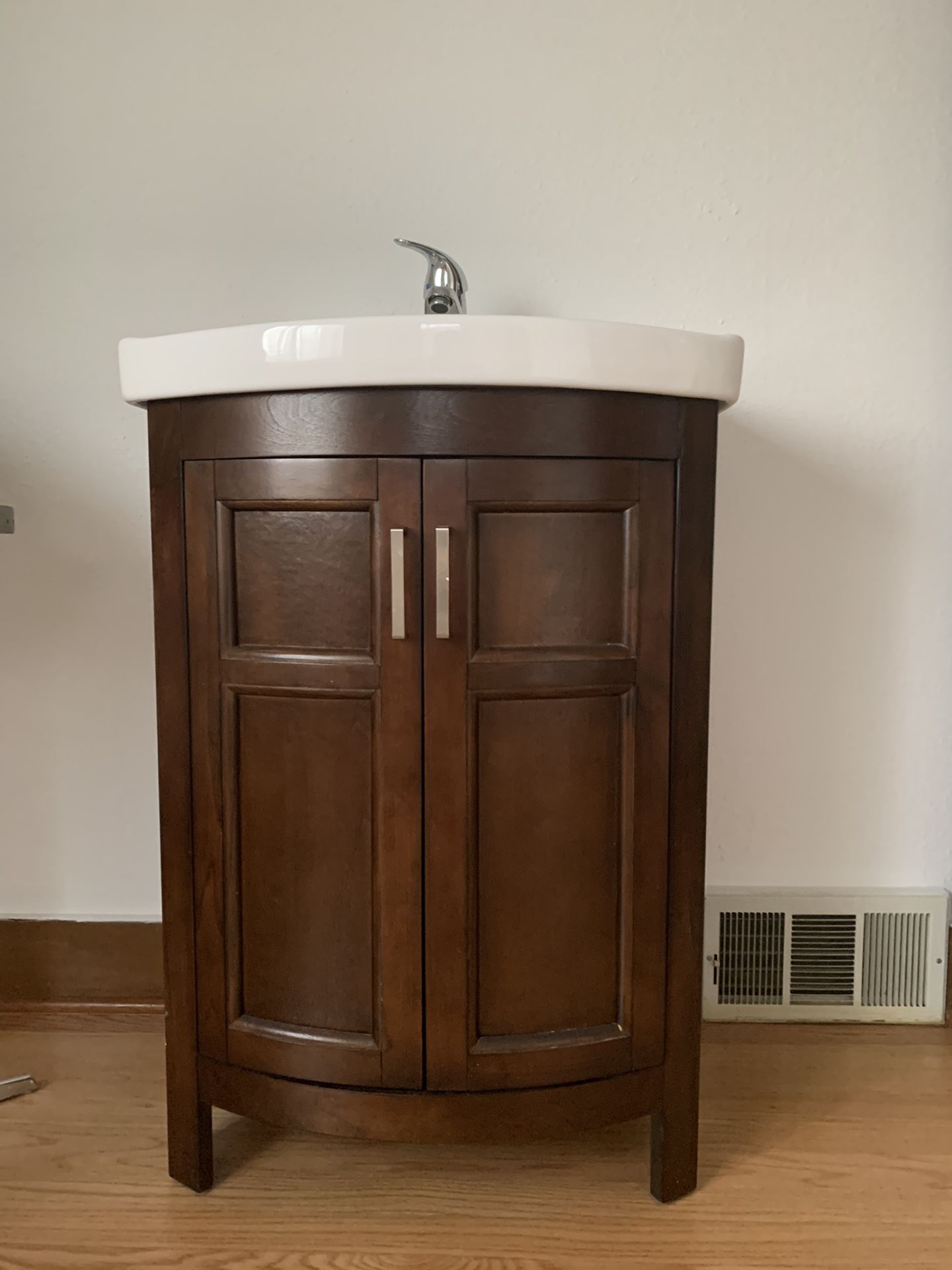 New Morecott Bathroom Vanity 24” (currently at Lowe’s!) for Sale in
