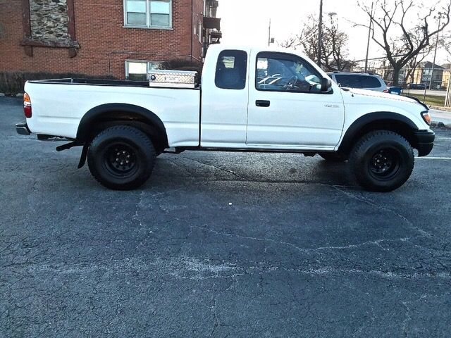 Toyota Tacoma Pick Up (3400 four cam 24 engine )
