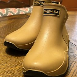 WEIMUTA: Mustard Rain Boots, Size: (42) Men’s 9 or Women’s 11