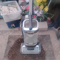 Shark Navigator Lift Away Vacuum Cleaner